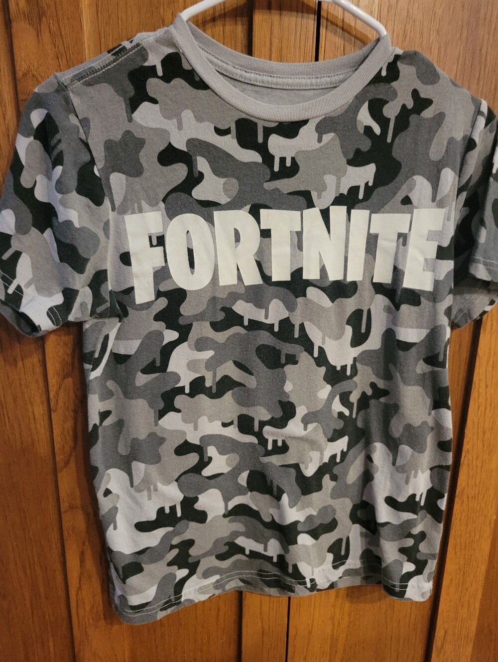 Fortnite Boys Gray Camo T-shirt. Large 10/12